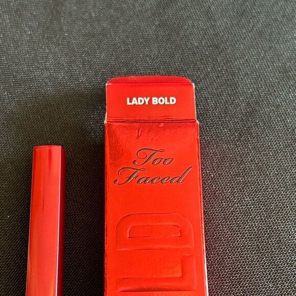 🌻 Too Faced Lip Liner in Lady Bold New Full Size - Picture 3 of 8
